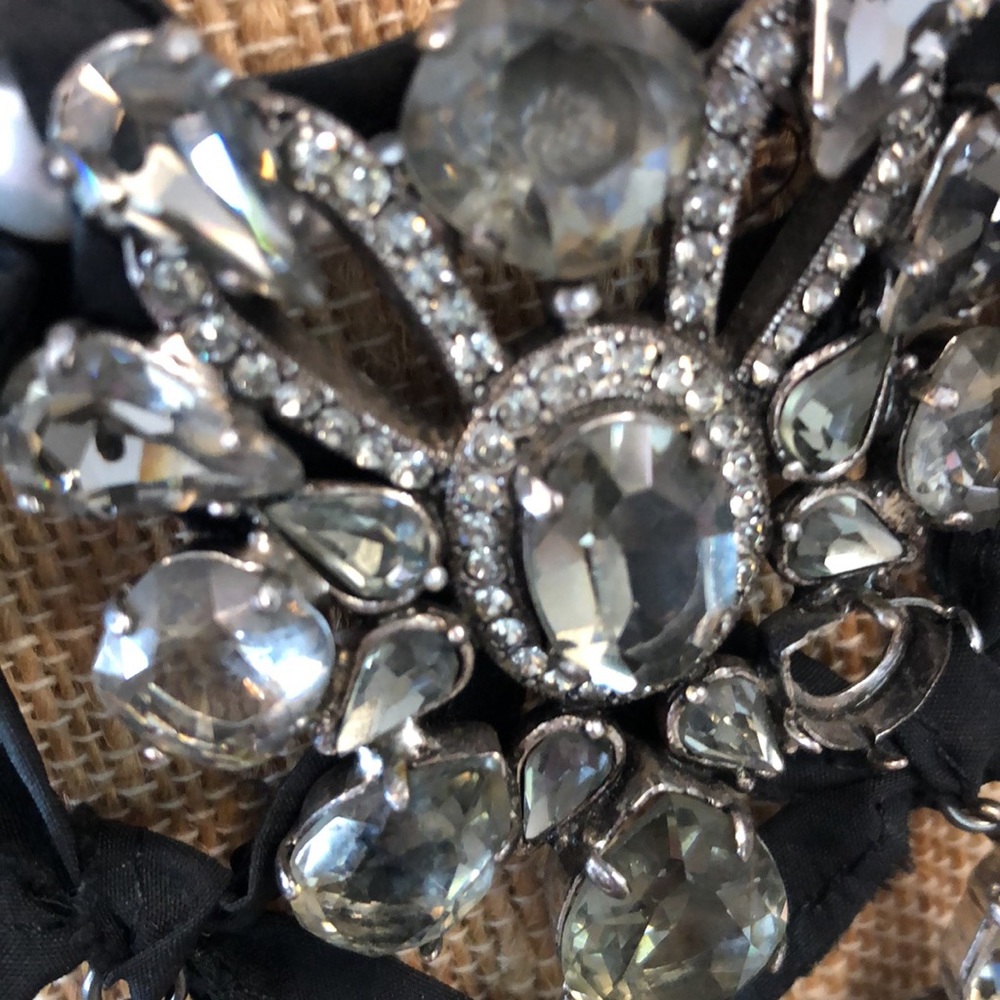 Lanvin Paris large Pearl Crystal ribbon necklace - Picture 6 of 16